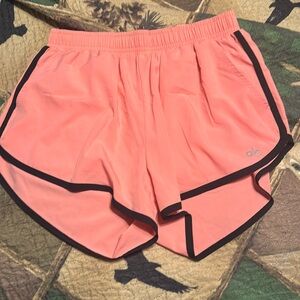Dolphin shorts Alo in strawberry lemonade size small